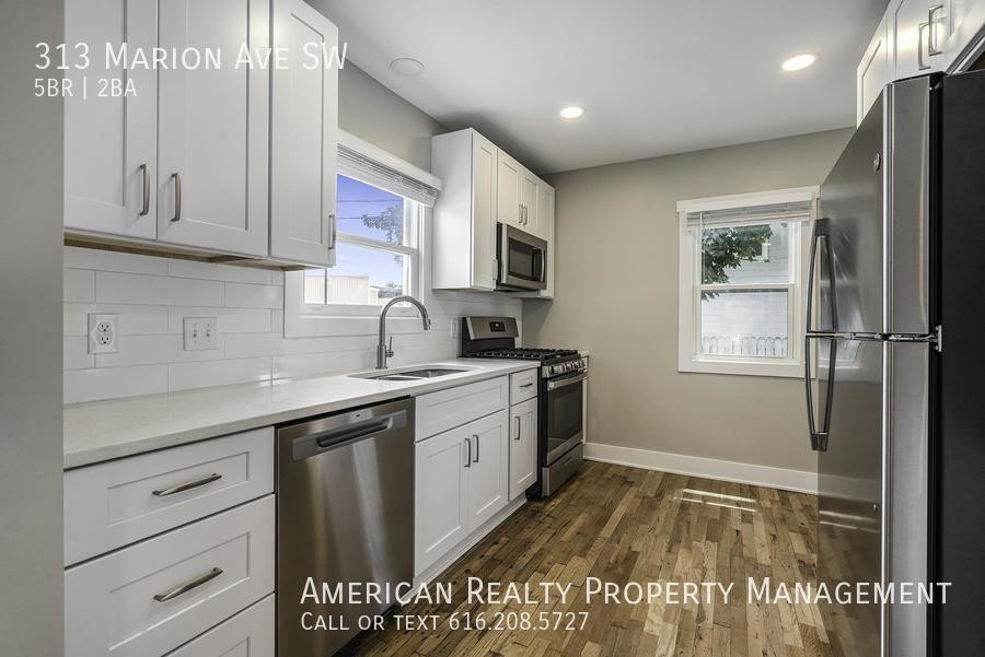 313 Marion Ave Sw - Photo 2 of 21