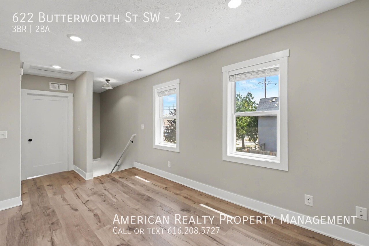 622 Butterworth St Sw #2 - Photo 5 of 16