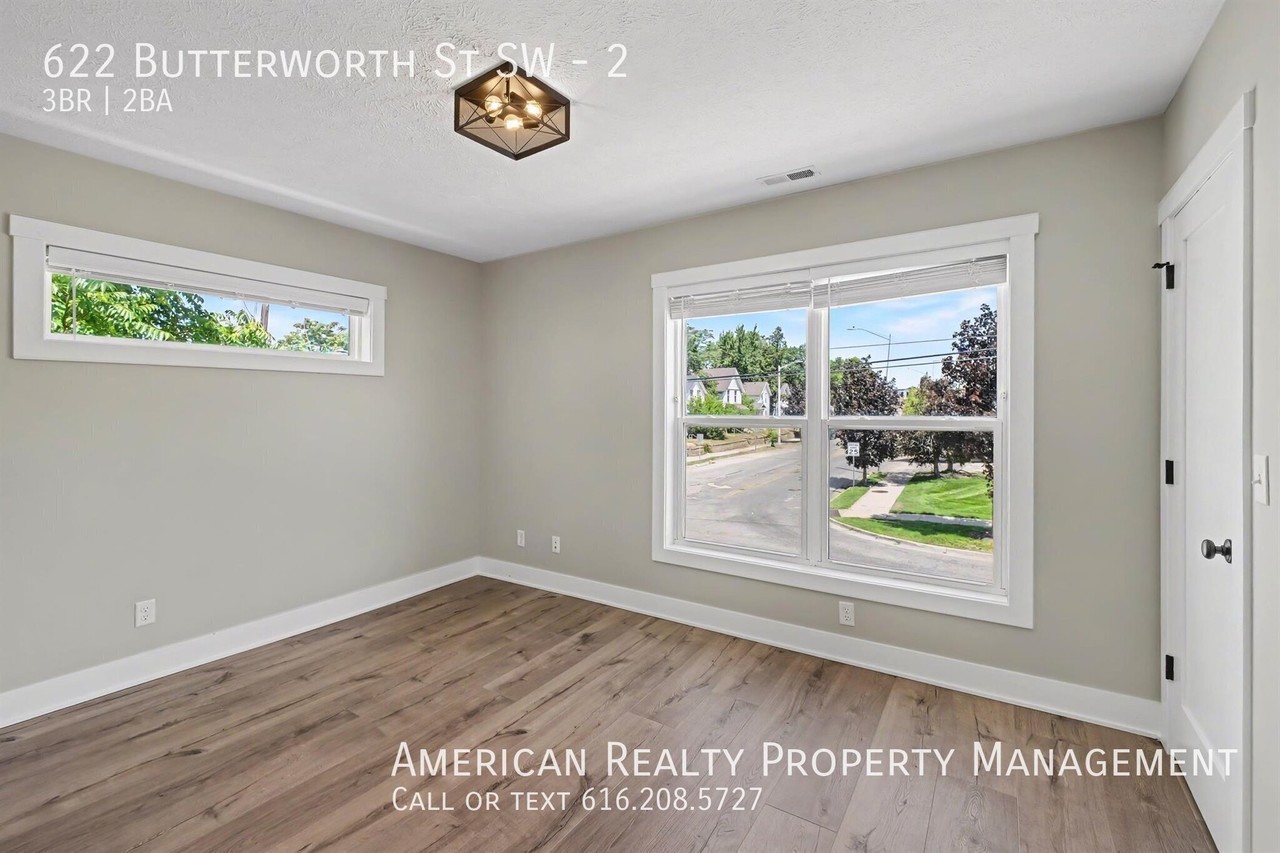 622 Butterworth St Sw #2 - Photo 6 of 16