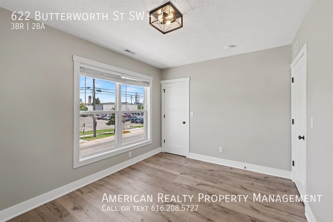 622 Butterworth St Sw #2 - Photo 7 of 16