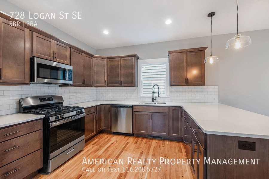728 Logan St Se - Photo 4 of 28