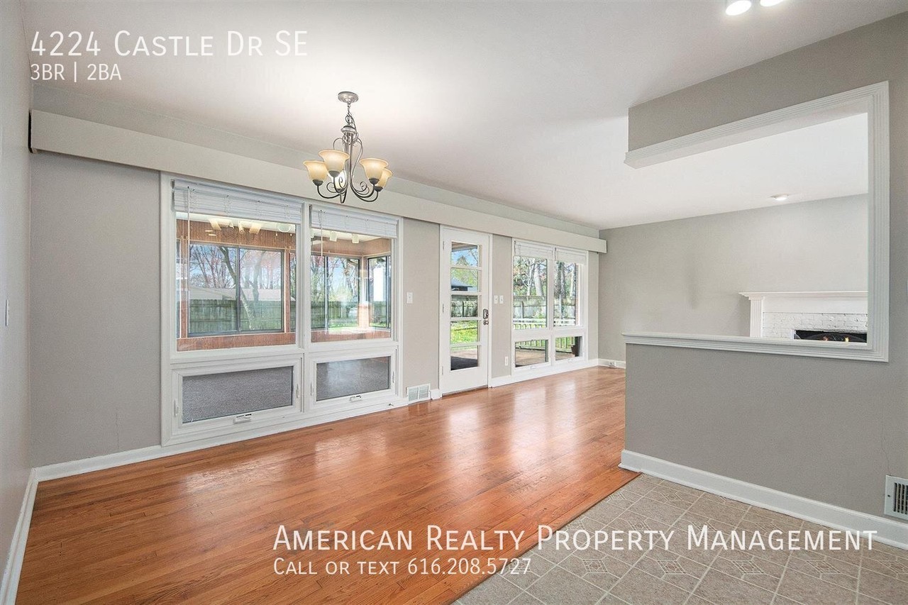 4224 Castle Dr Se - Photo 5 of 18