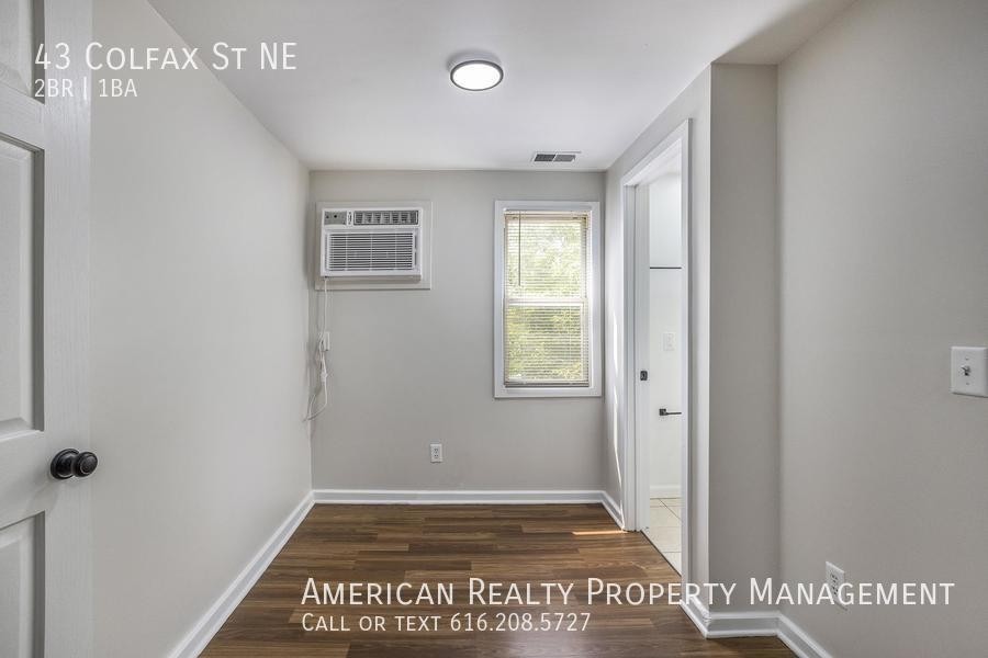 43 Colfax St Ne - Photo 4 of 17