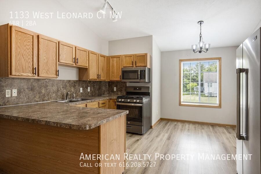 1133 W Leonard Ct Nw - Photo 4 of 19