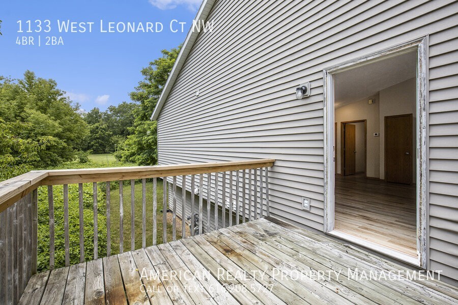 1133 W Leonard Ct Nw - Photo 7 of 19