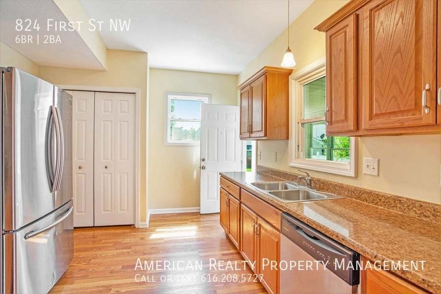 824 1st St Nw - Photo 3 of 22