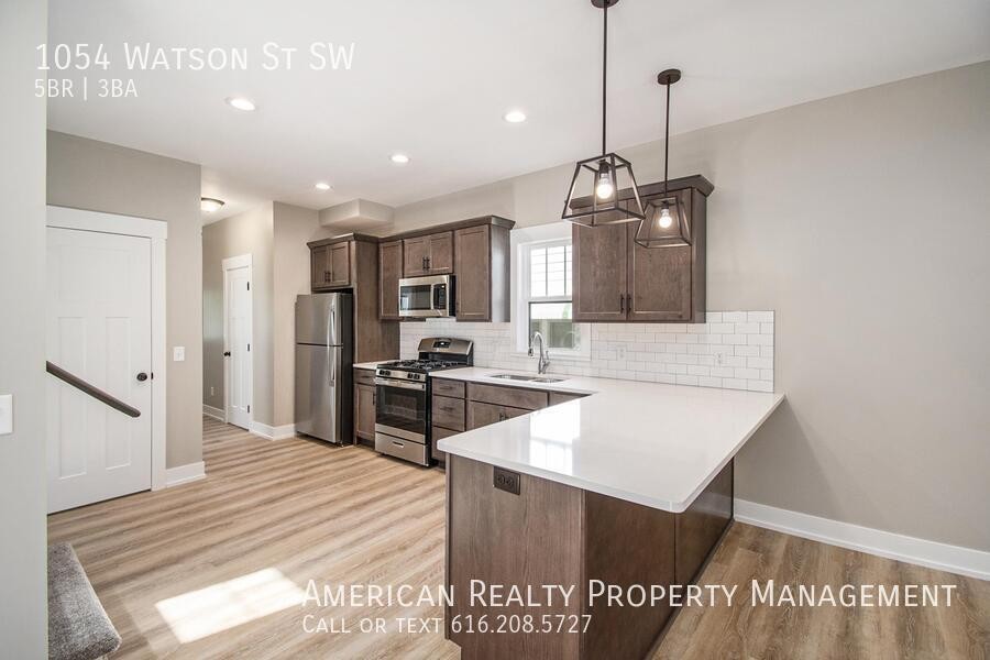 1054 Watson St Sw - Photo 7 of 23