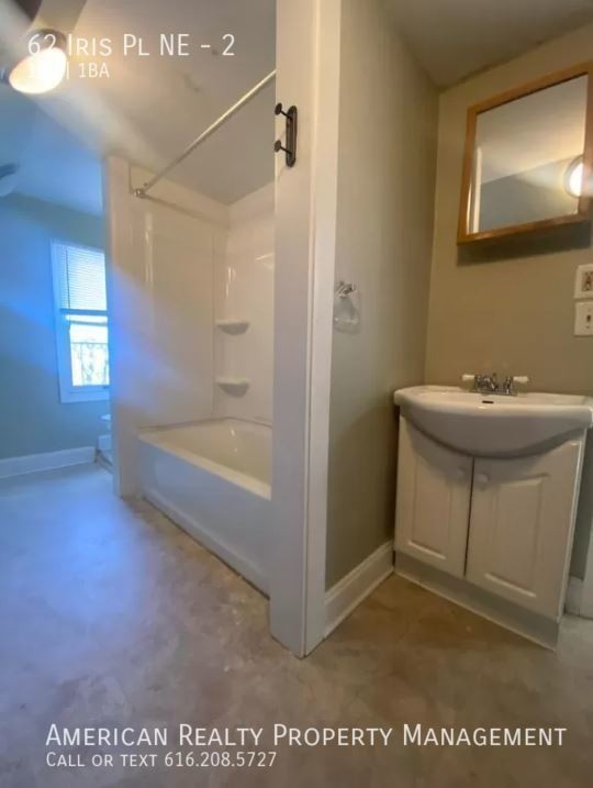 62 Iris Pl Ne #2 - Photo 5 of 5
