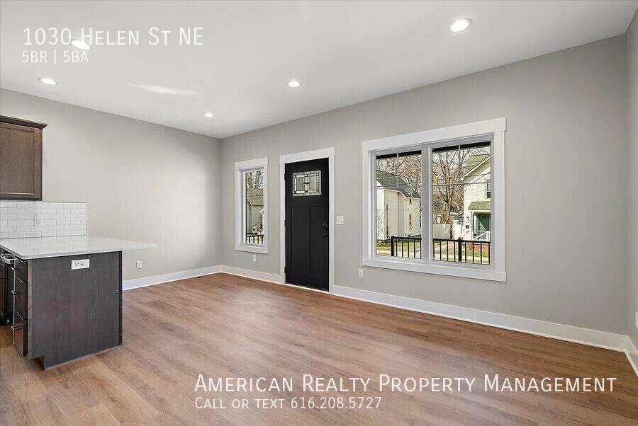 1030 Helen St Ne - Photo 3 of 22