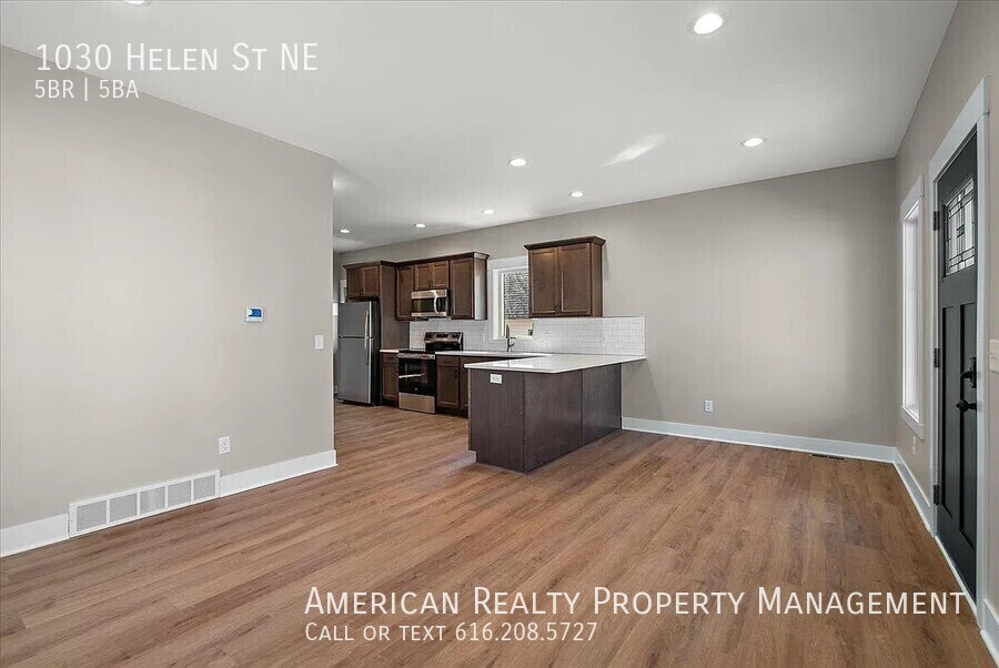 1030 Helen St Ne - Photo 6 of 22