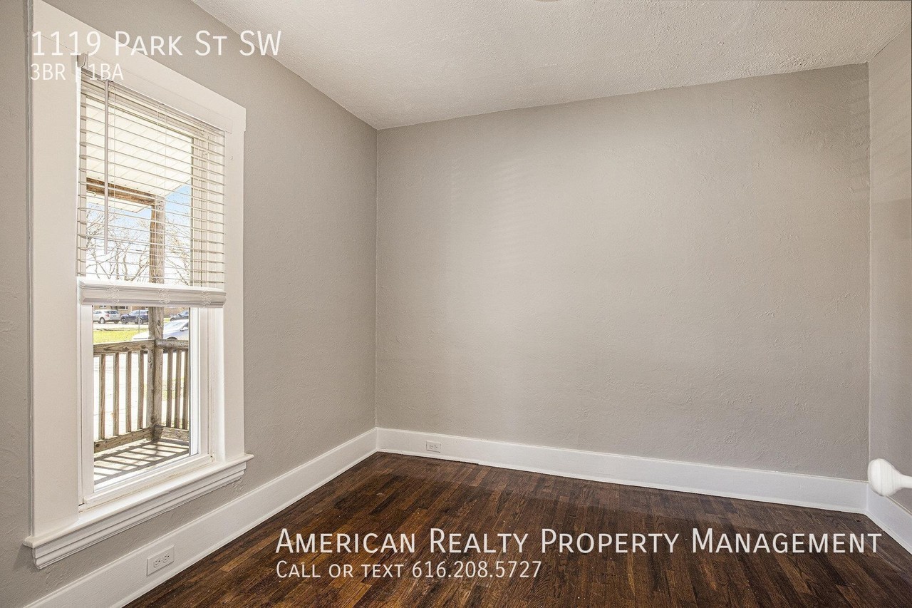 1119 Park St Sw - Photo 7 of 17