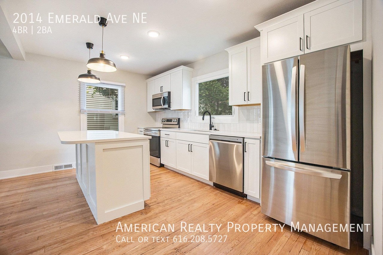 2014 Emerald Ave Ne - Photo 4 of 21