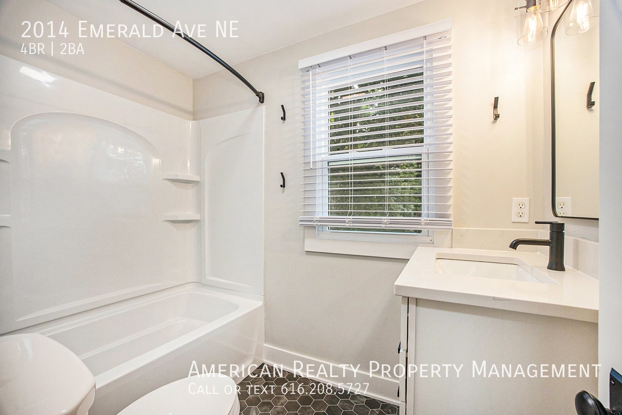2014 Emerald Ave Ne - Photo 7 of 21