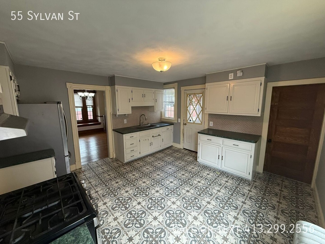 55 Sylvan St - Photo 4 of 30