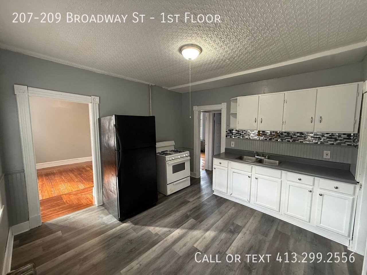 207 Broadway St #1stFL - Photo 4 of 18
