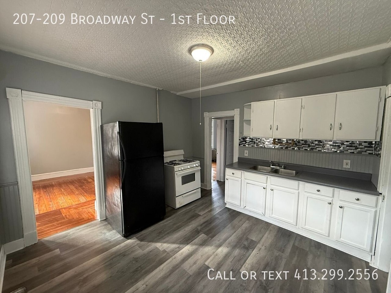 207 Broadway St #1stFL - Photo 6 of 18