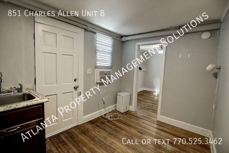 851 Charles Allen Dr Ne Apt B - Photo 4 of 9