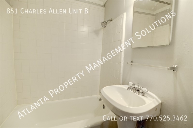 851 Charles Allen Dr Ne Apt B - Photo 7 of 9