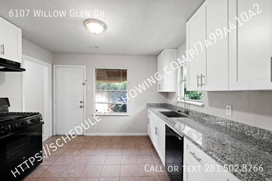6107 Willow Glen Dr - Photo 4 of 10
