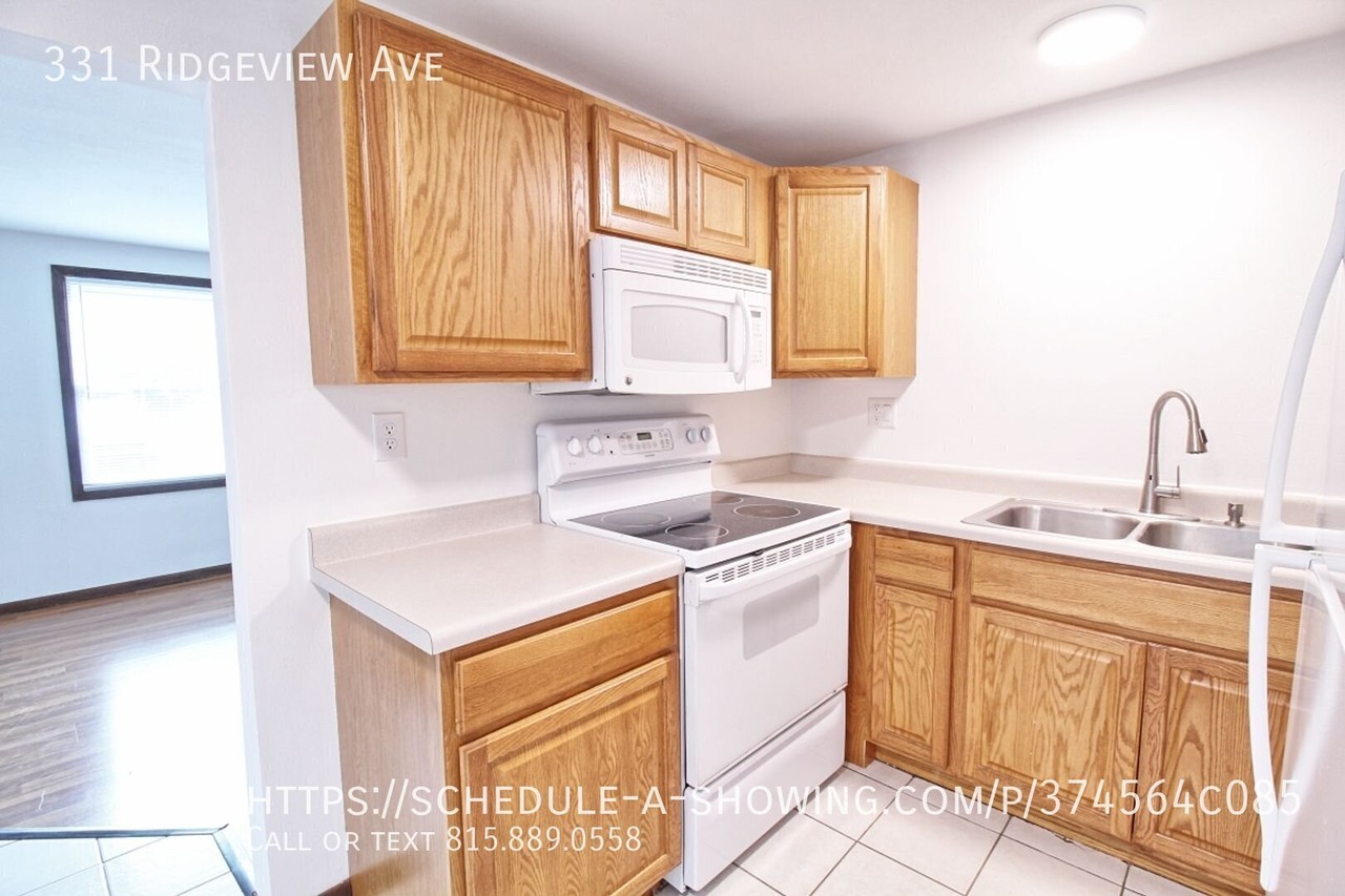 331 Ridgeview Ave - Photo 6 of 16