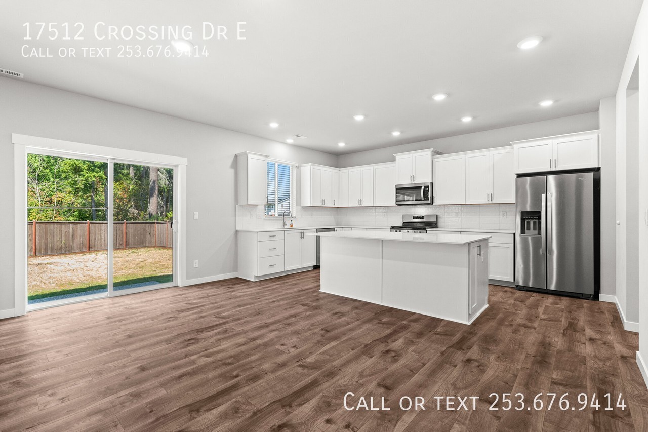 17512 Crossing Dr E - Photo 5 of 48