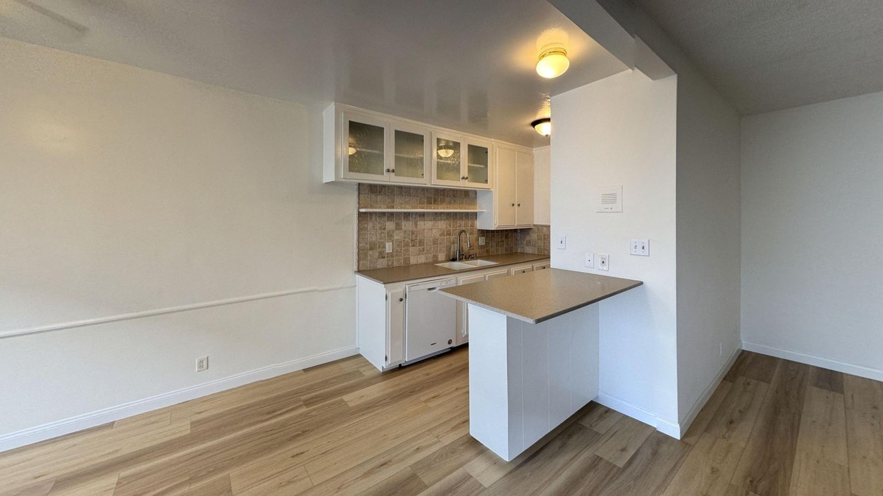 2621 Centinela Ave #14 - Photo 2 of 11