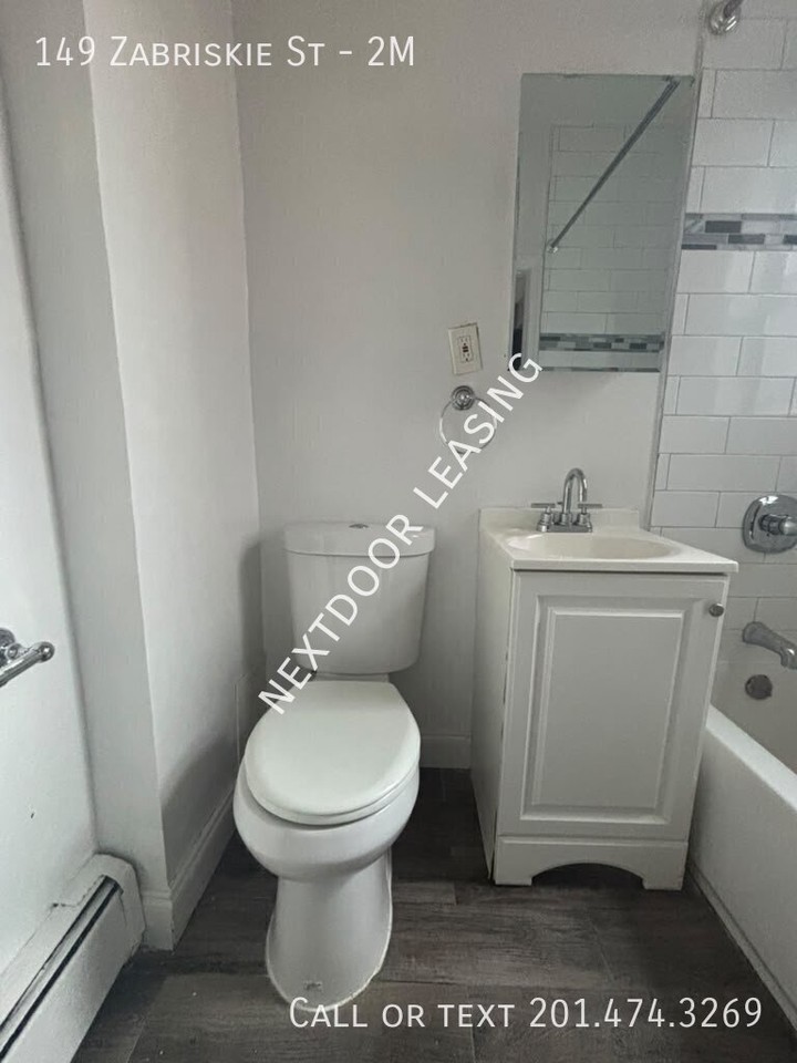 149 Zabriskie St #2M - Photo 3 of 6