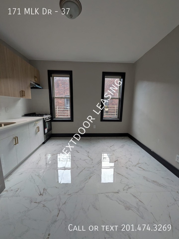 171 Martin Luther King Jr Dr #37 - Photo 2 of 6