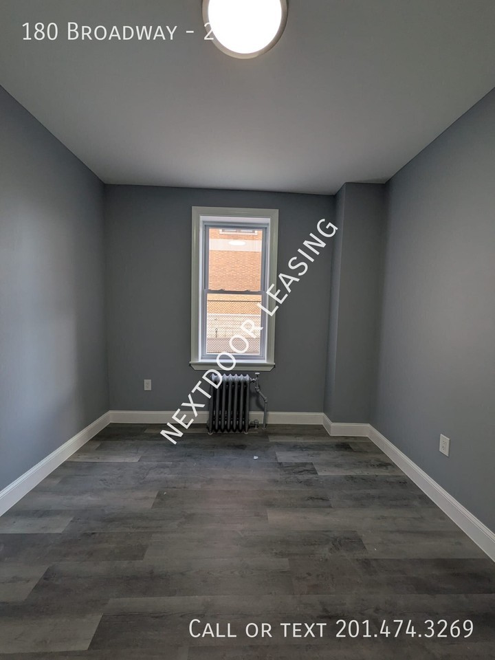 180 Broadway #2M - Photo 7 of 9