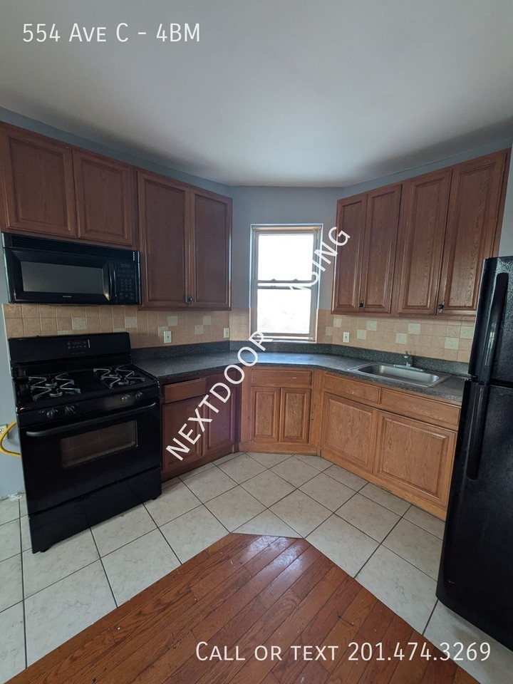 554 Avenue C #4BM - Photo 2 of 9