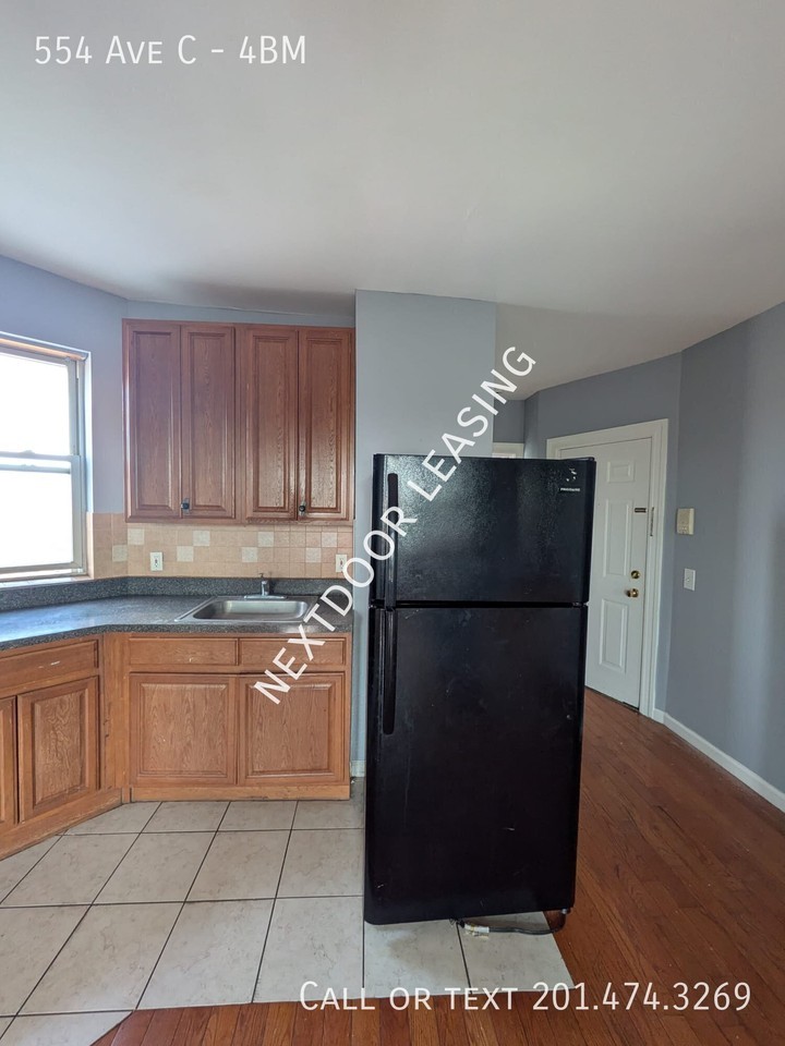 554 Avenue C #4BM - Photo 3 of 9