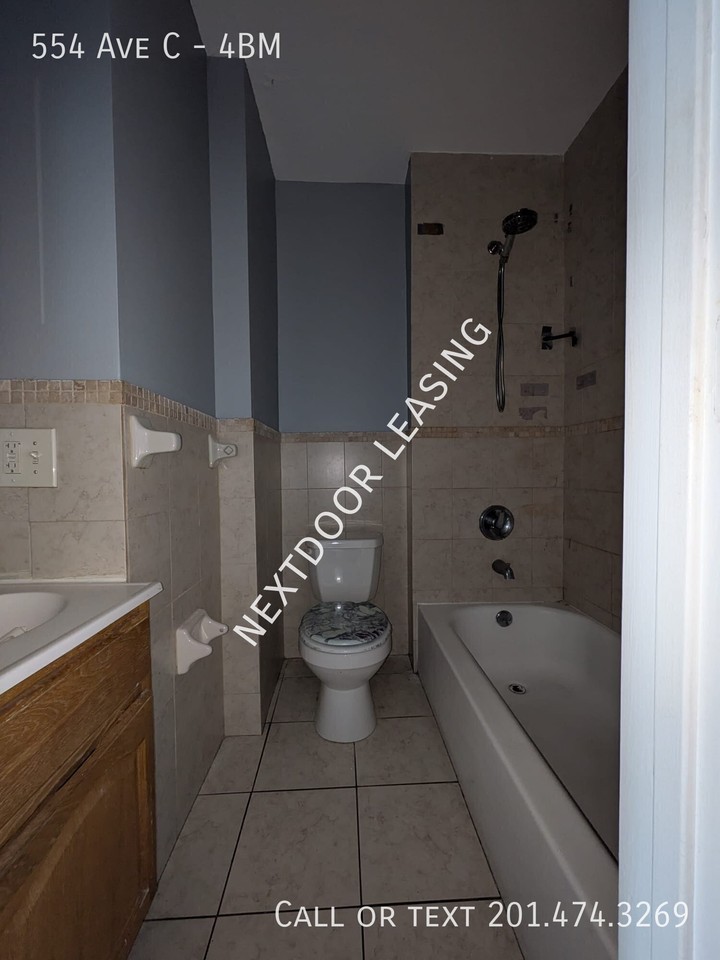 554 Avenue C #4BM - Photo 5 of 9