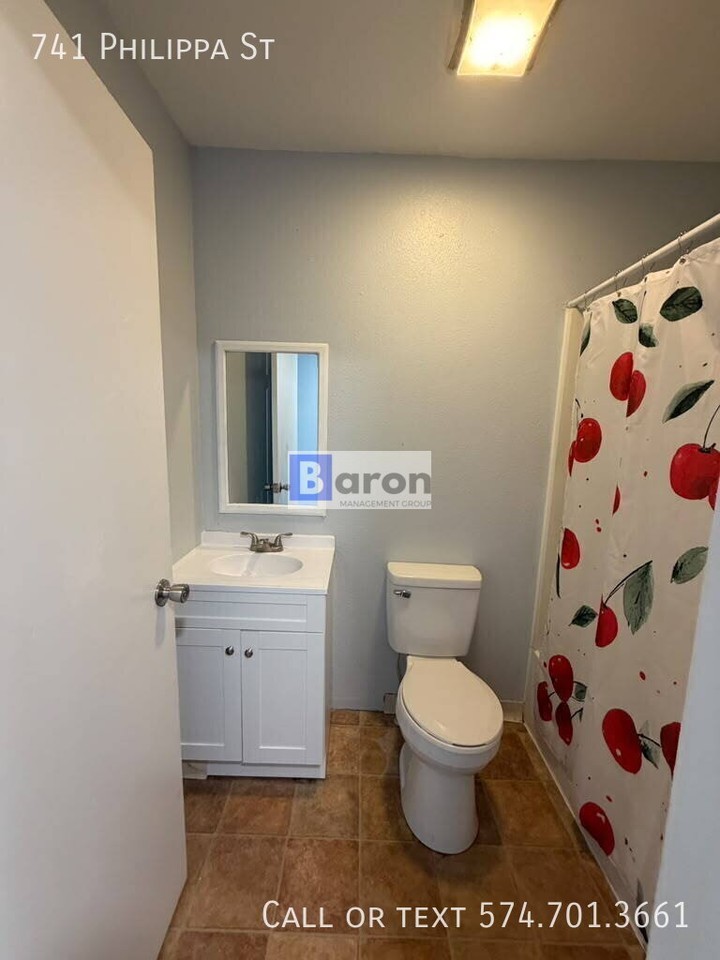 741 Philippa St - Photo 3 of 9