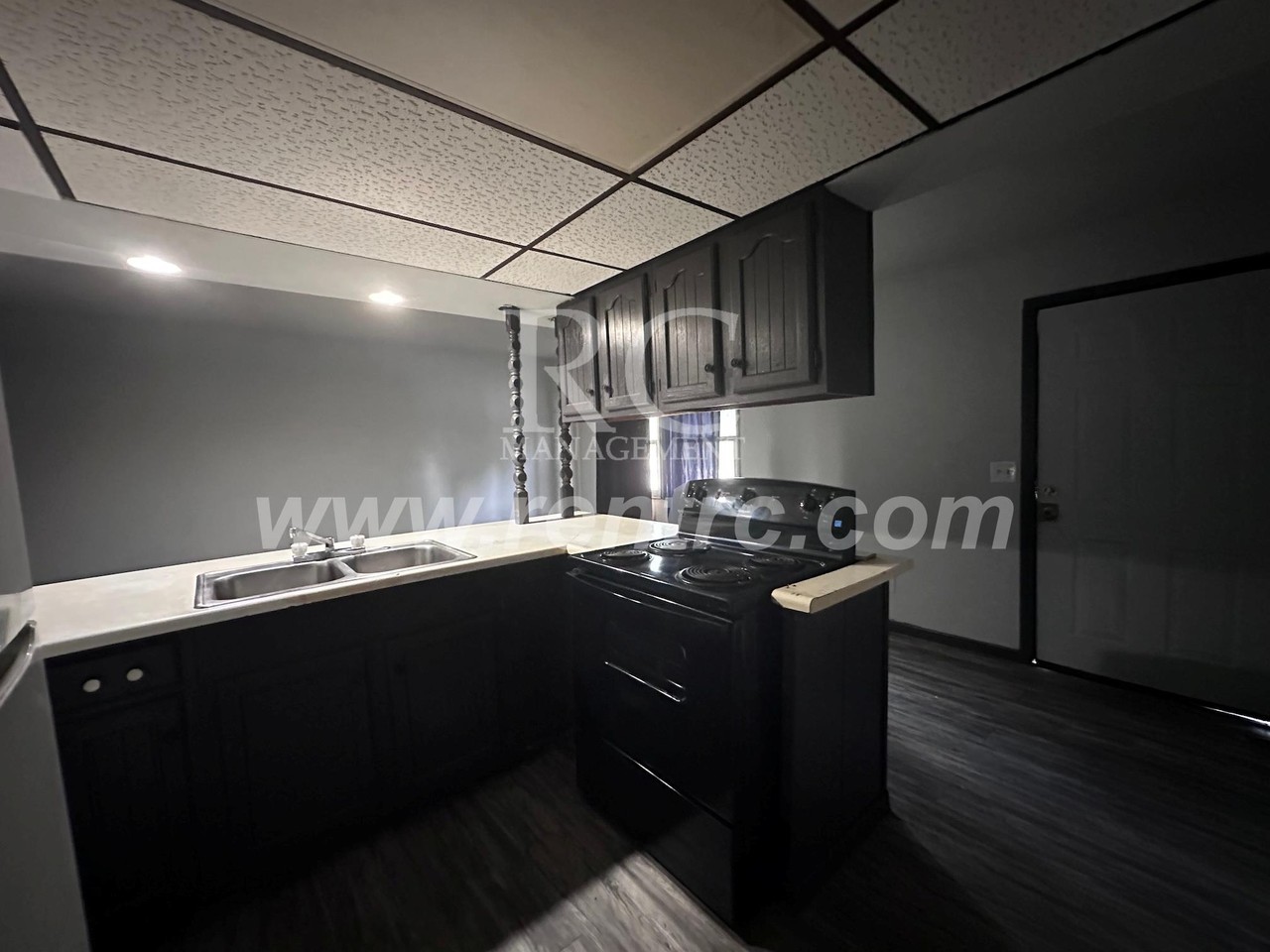 202 E English St #E - Photo 2 of 9