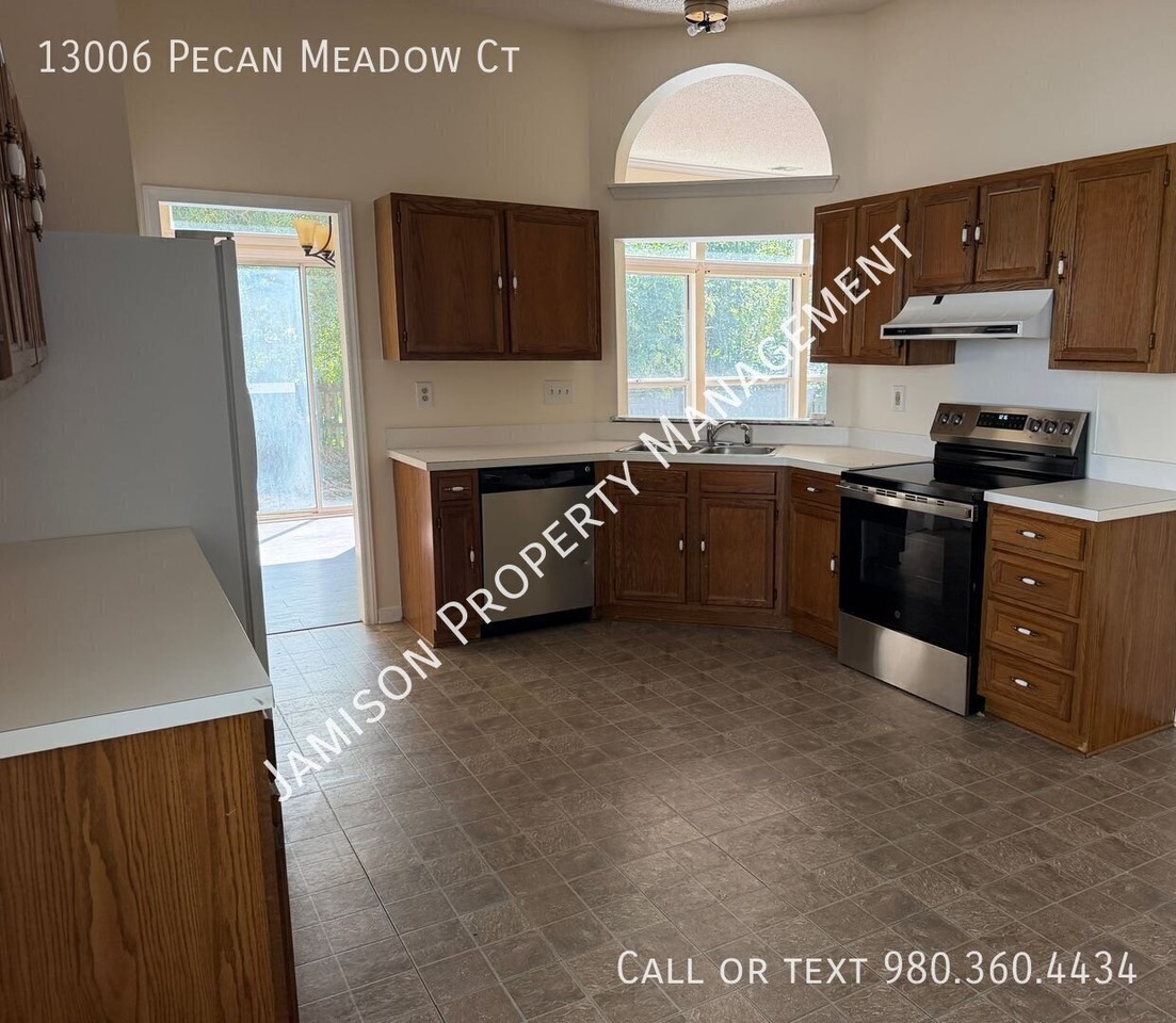 13006 Pecan Meadow Ct - Photo 6 of 17