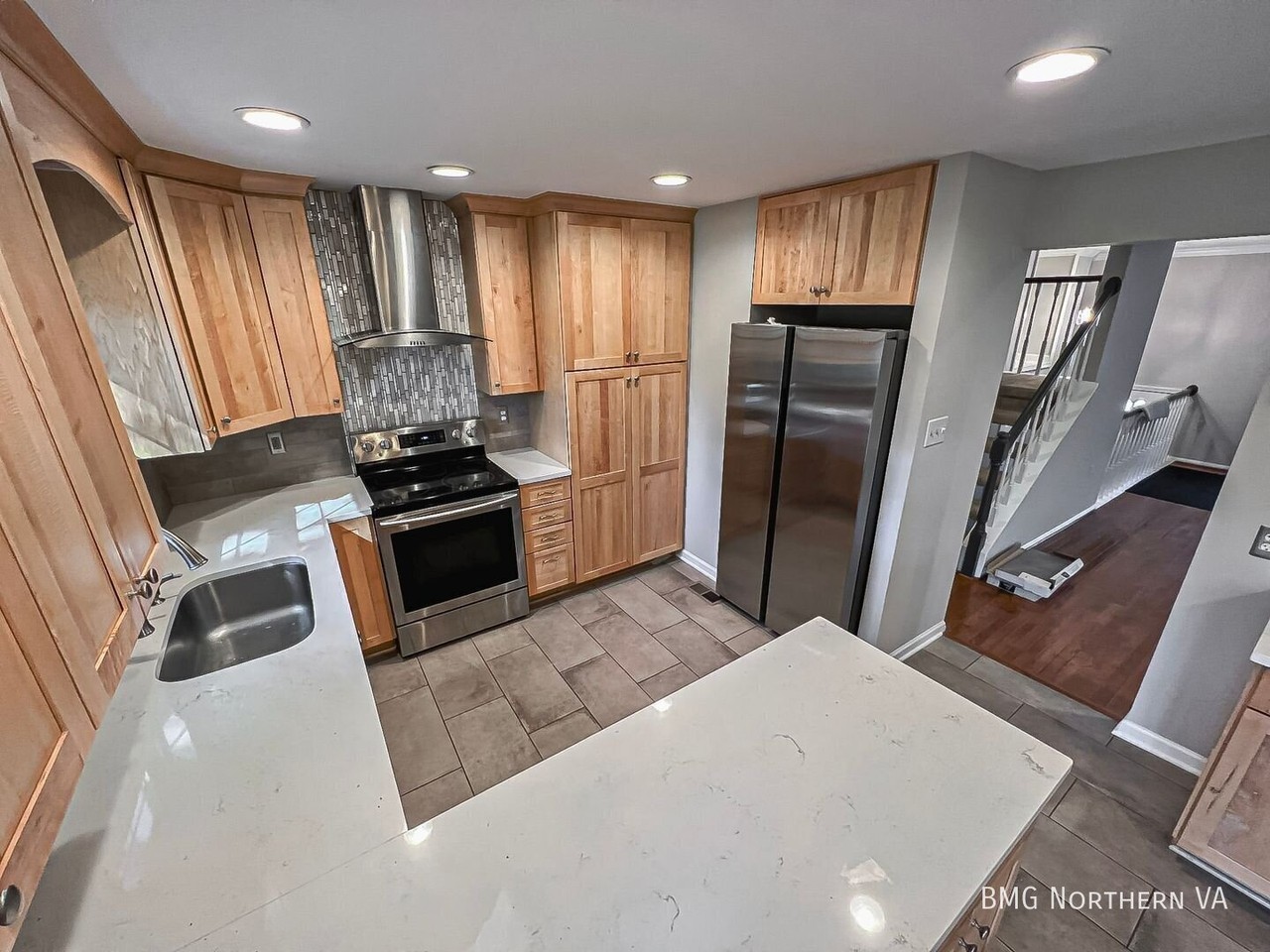 9587 Lindenbrook St - Photo 7 of 25