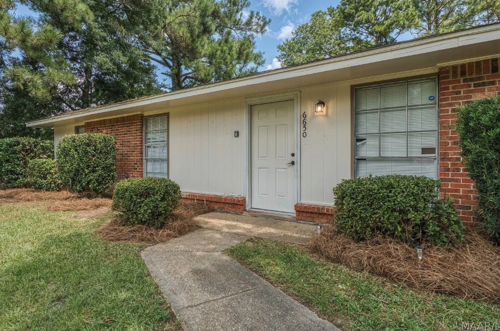6650 Pinebrook Dr - Photo 3 of 19