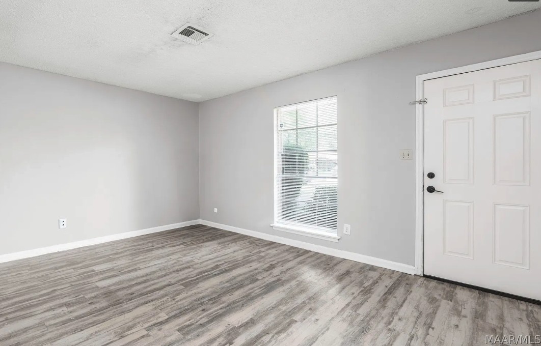 6650 Pinebrook Dr - Photo 4 of 19