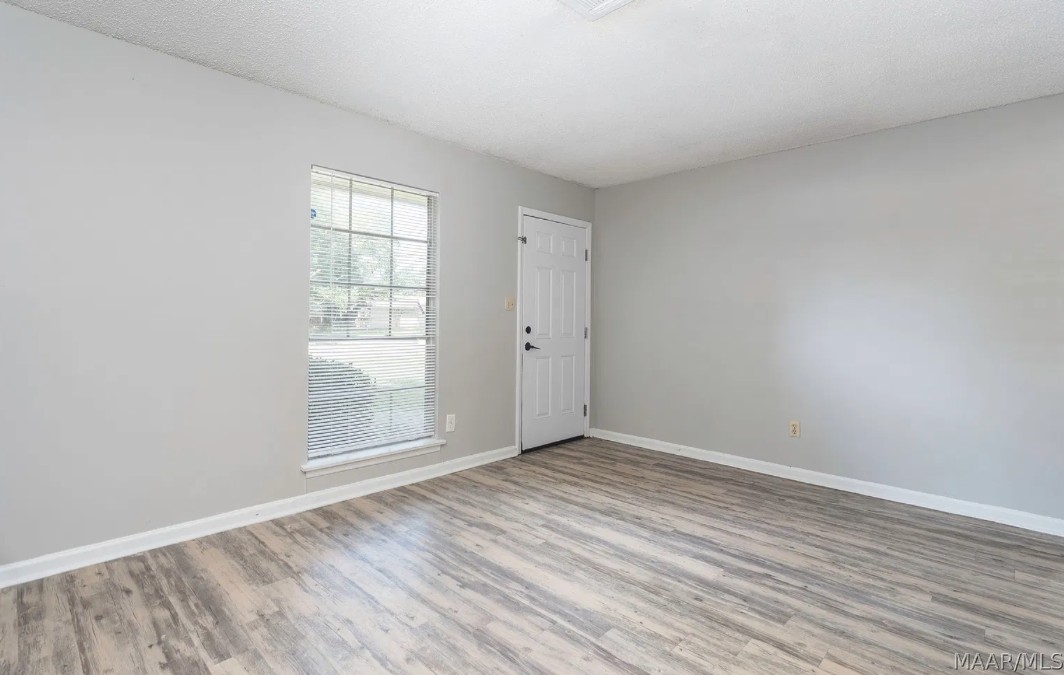 6650 Pinebrook Dr - Photo 5 of 19