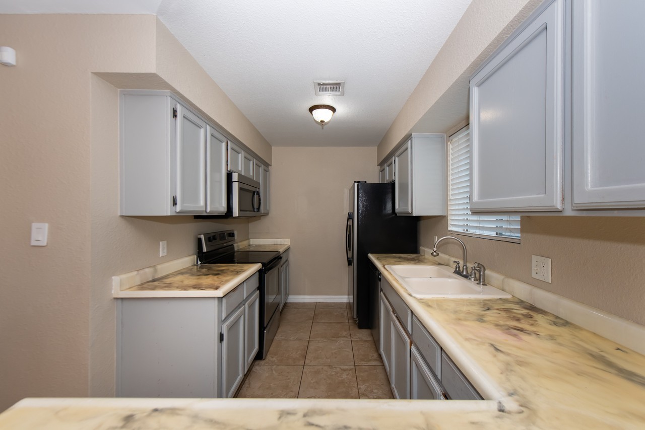 8676 E 38th Pl - Photo 4 of 26