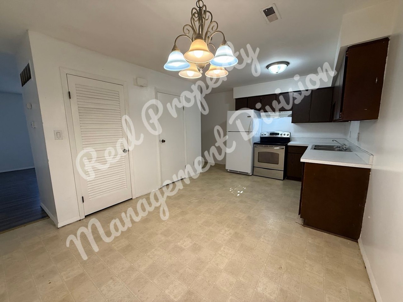 126 N Walnut St #5 - Photo 3 of 7