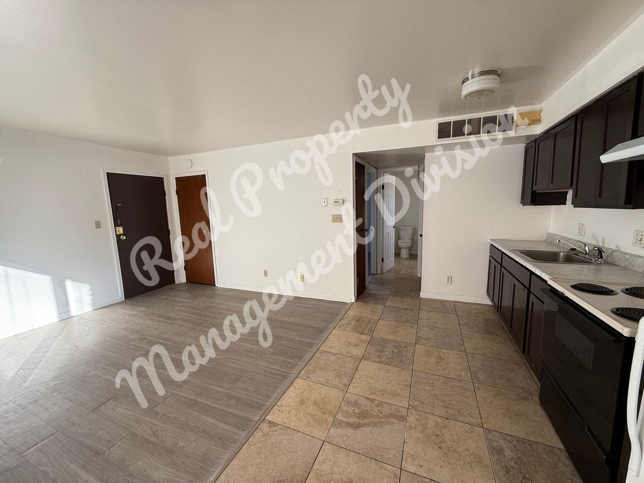 128 N Walnut St #10 - Photo 5 of 7