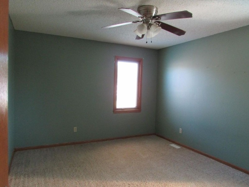 4616 Farmstead St - Photo 3 of 24