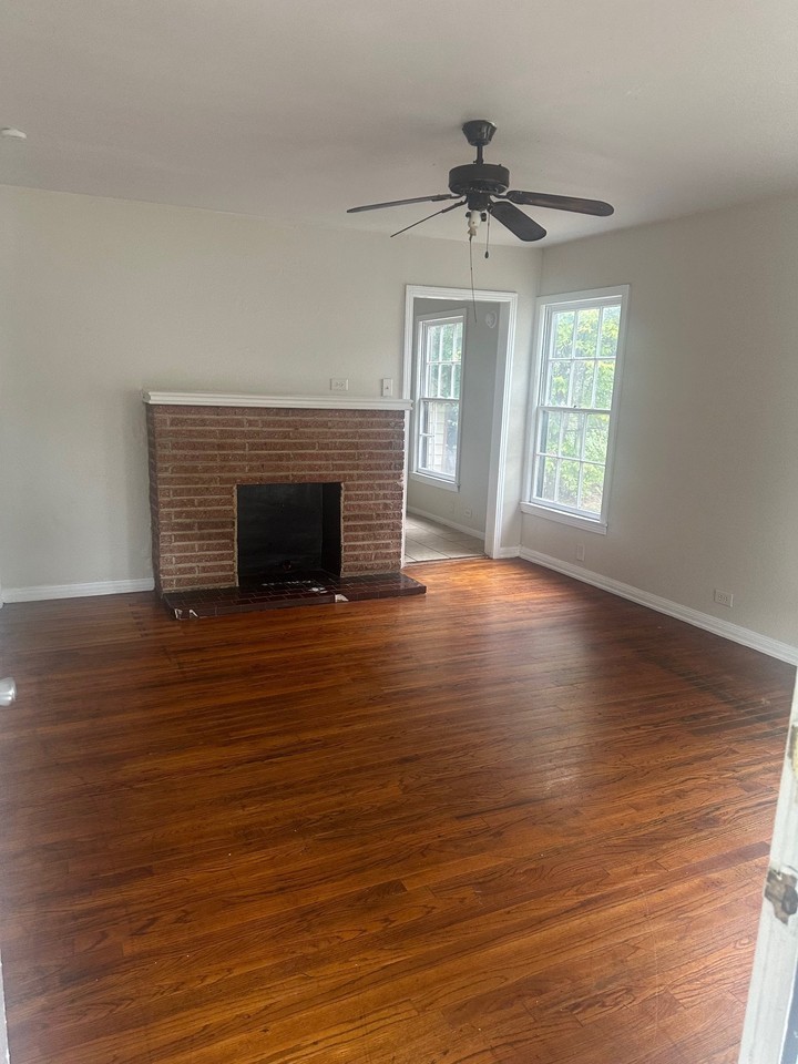 3129 Summer Ave - Photo 3 of 9