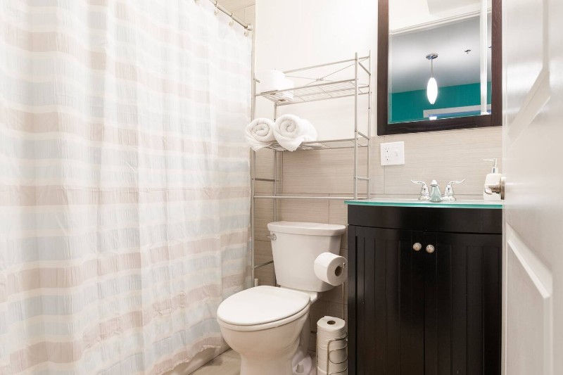 646 Montgomery St #2F - Photo 3 of 9