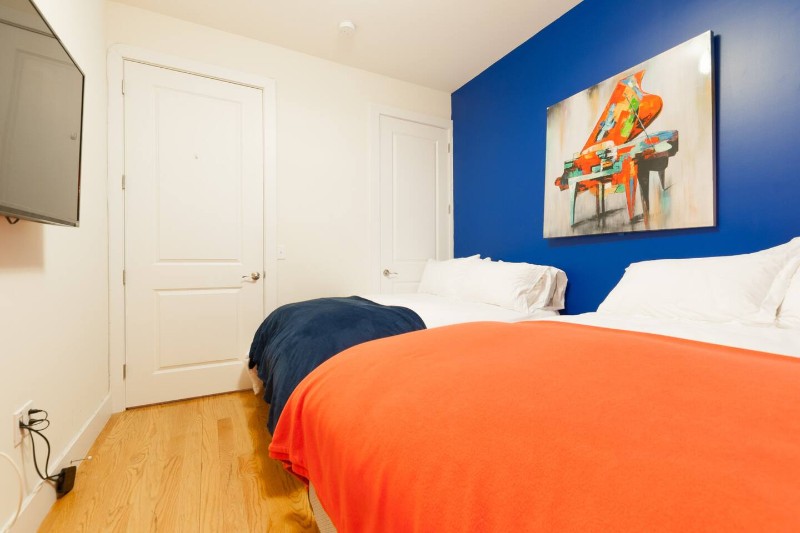 646 Montgomery St #2F - Photo 5 of 9