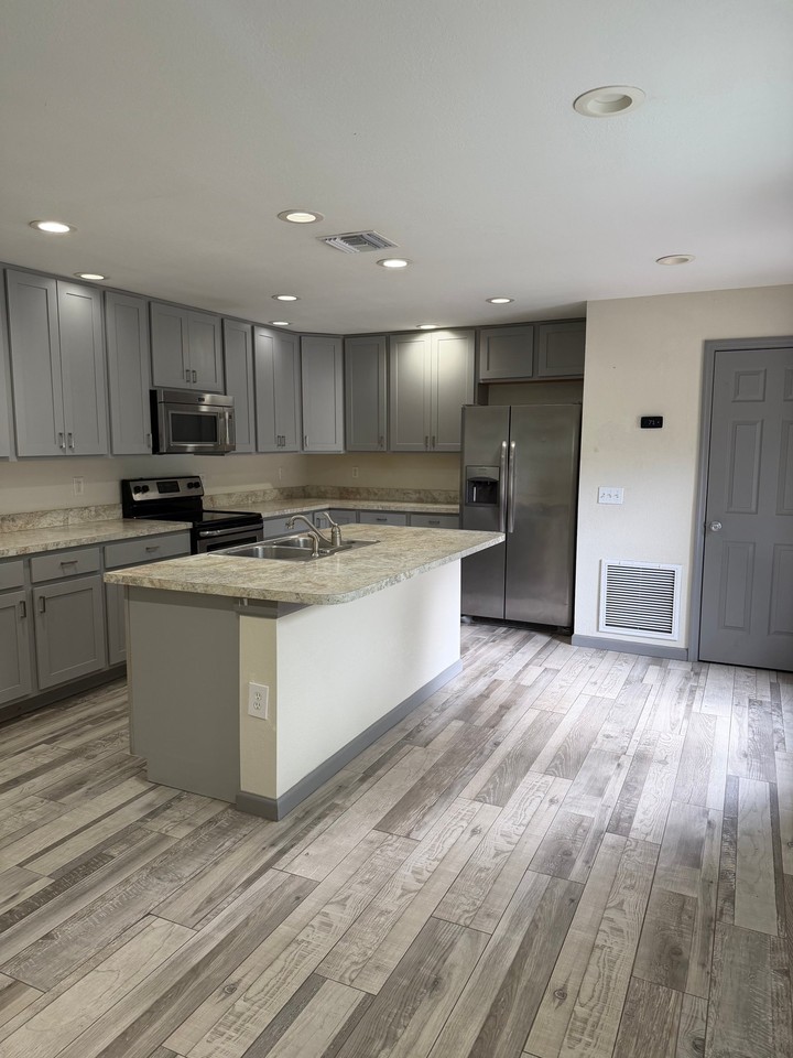 1750 Hamilton Ave #L - Photo 3 of 14