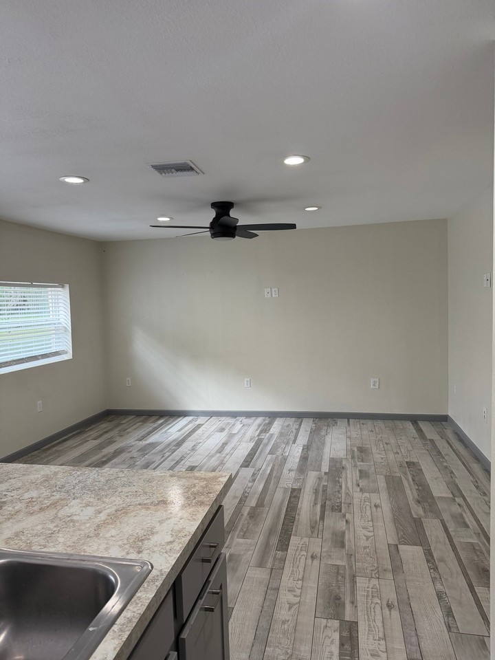 1750 Hamilton Ave #L - Photo 6 of 14