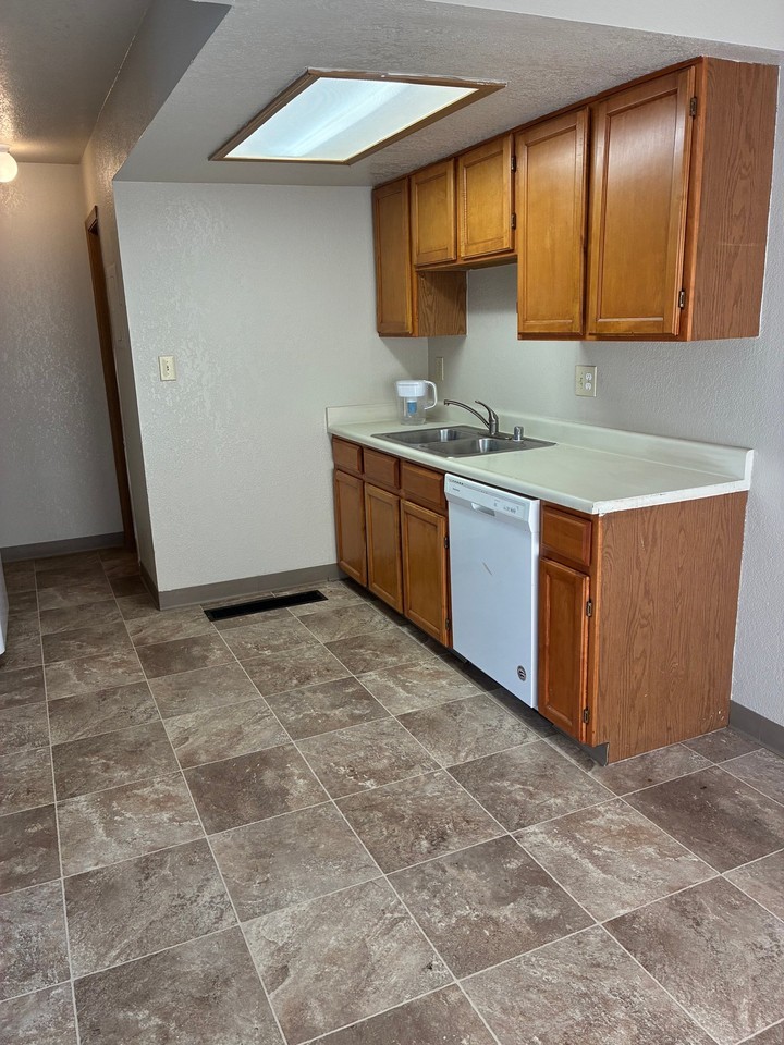 4507 Lamplighter Cir - Photo 4 of 20
