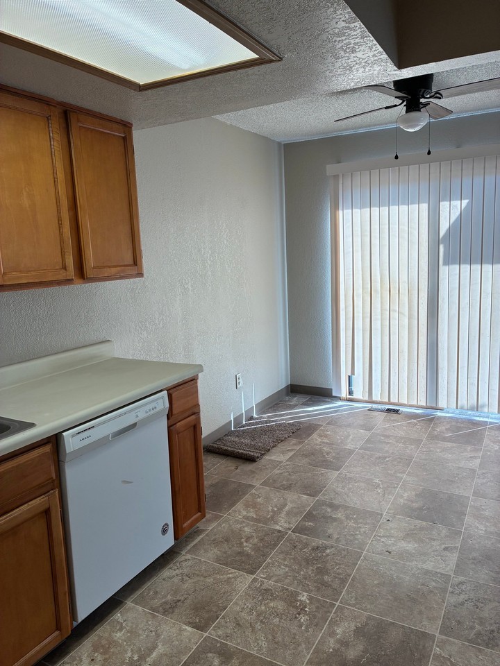 4507 Lamplighter Cir - Photo 6 of 20